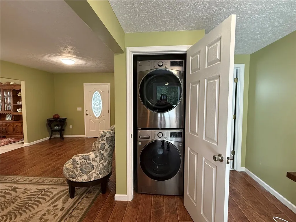 24 Oak Street, Geneva City, New York 14456, Geneva City, New York 14456, 3 Bedrooms Bedrooms, ,1 BathroomBathrooms,Residential,Closed,24 Oak Street, Geneva City, New York 14456,0,R1628821