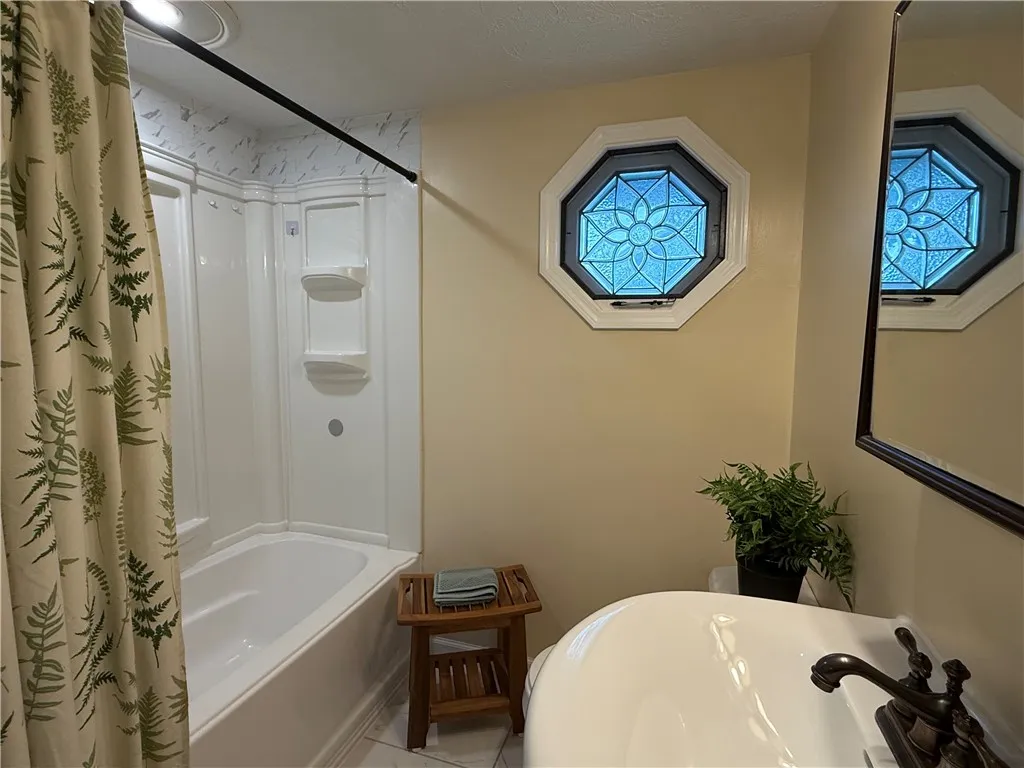 24 Oak Street, Geneva City, New York 14456, Geneva City, New York 14456, 3 Bedrooms Bedrooms, ,1 BathroomBathrooms,Residential,Closed,24 Oak Street, Geneva City, New York 14456,0,R1628821