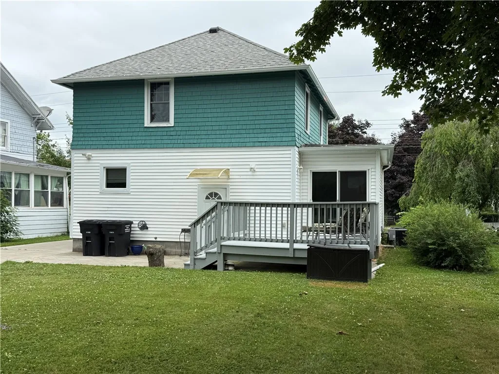 24 Oak Street, Geneva City, New York 14456, Geneva City, New York 14456, 3 Bedrooms Bedrooms, ,1 BathroomBathrooms,Residential,Closed,24 Oak Street, Geneva City, New York 14456,0,R1628821