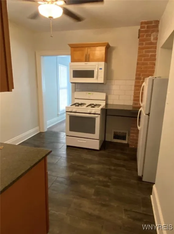 53 Elmwood Avenue 5, Buffalo, New York 14201, Buffalo, New York 14201, 3 Rooms Rooms,1 BathroomBathrooms,Residential Lease,For Rent,53 Elmwood Avenue 5, Buffalo, New York 14201,B1629093