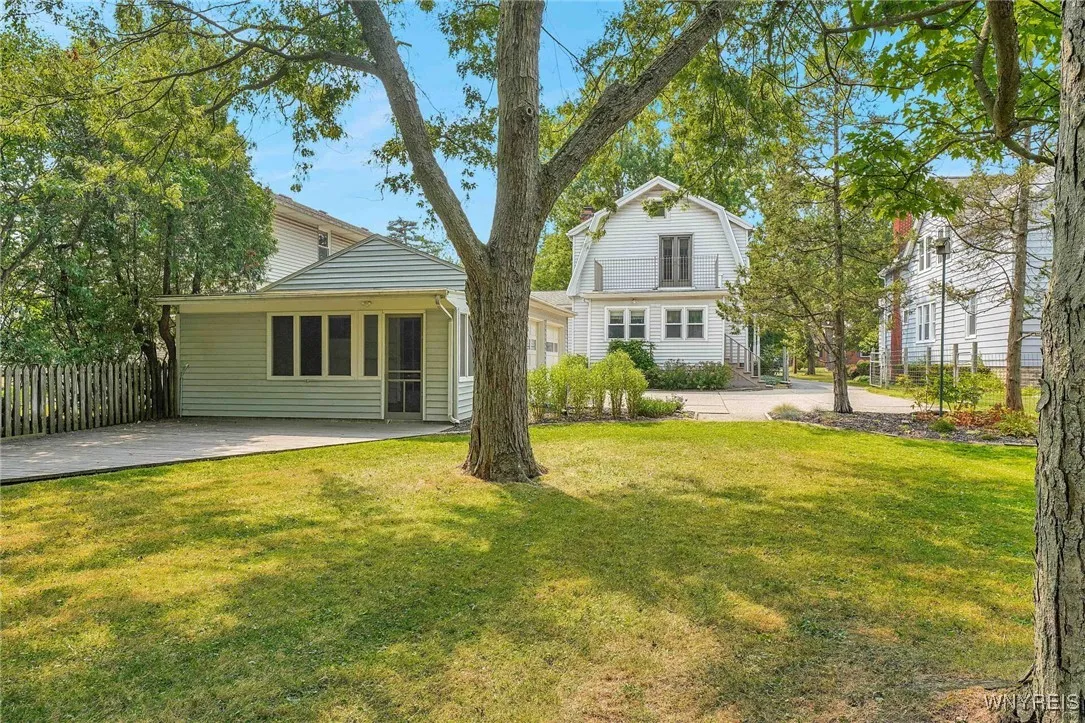 228 South Forest Road, Amherst, New York 14221, Amherst, New York 14221, 3 Bedrooms Bedrooms, 11 Rooms Rooms,1 BathroomBathrooms,Residential,For Sale,228 South Forest Road, Amherst, New York 14221,B1628464