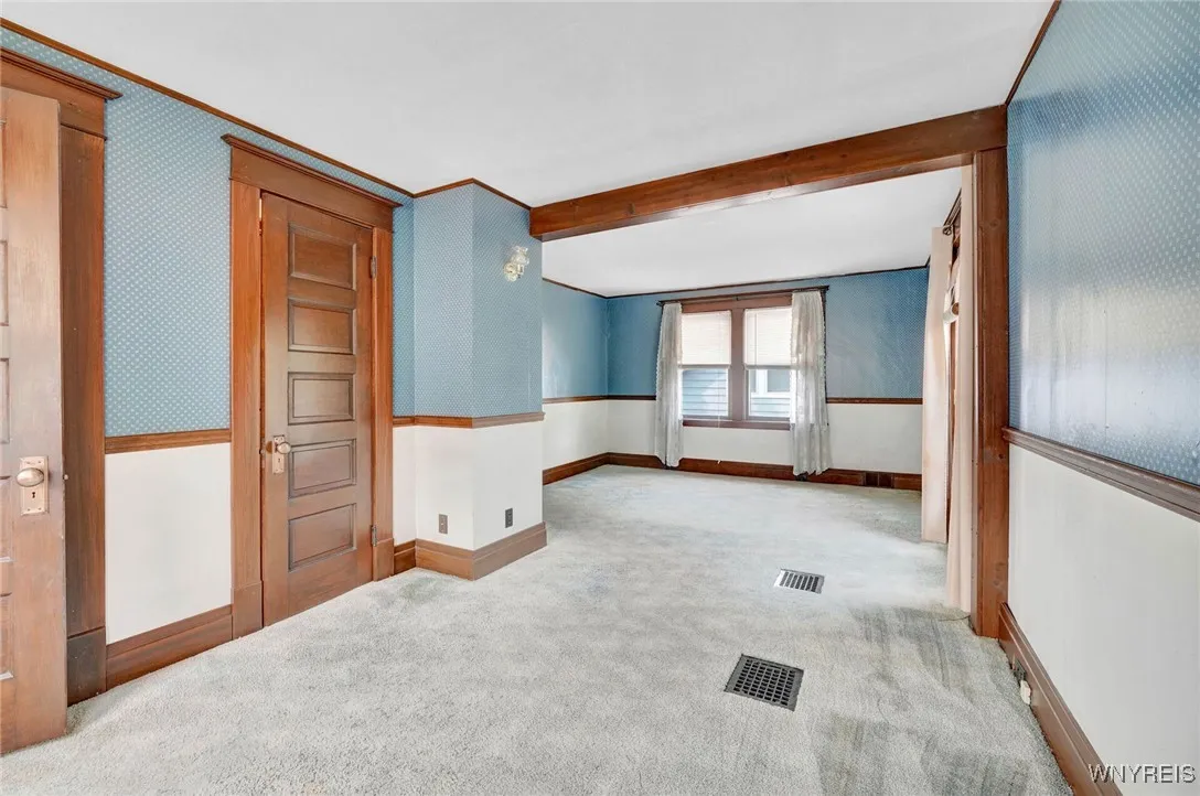 228 South Forest Road, Amherst, New York 14221, Amherst, New York 14221, 3 Bedrooms Bedrooms, 11 Rooms Rooms,1 BathroomBathrooms,Residential,For Sale,228 South Forest Road, Amherst, New York 14221,B1628464
