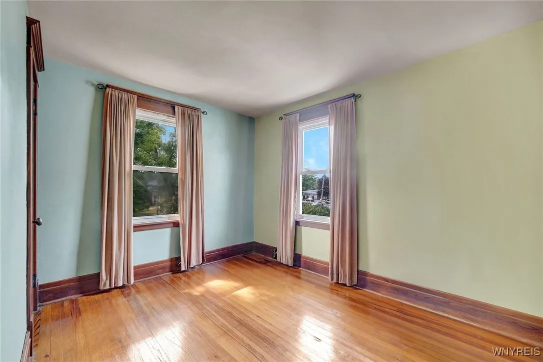 228 South Forest Road, Amherst, New York 14221, Amherst, New York 14221, 3 Bedrooms Bedrooms, 11 Rooms Rooms,1 BathroomBathrooms,Residential,For Sale,228 South Forest Road, Amherst, New York 14221,B1628464