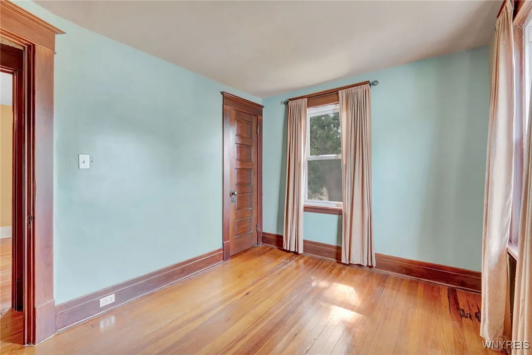 228 South Forest Road, Amherst, New York 14221, Amherst, New York 14221, 3 Bedrooms Bedrooms, 11 Rooms Rooms,1 BathroomBathrooms,Residential,For Sale,228 South Forest Road, Amherst, New York 14221,B1628464