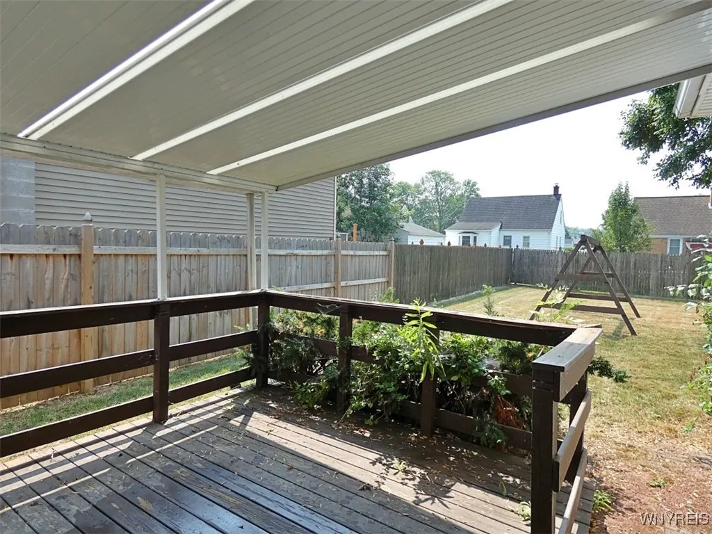 9321 Saint Johns Parkway, Niagara Falls, New York, Niagara Falls, New York 14304, 3 Bedrooms Bedrooms, 5 Rooms Rooms,1 BathroomBathrooms,Residential,Closed,9321 Saint Johns Parkway, Niagara Falls, New York ,0,B1628868