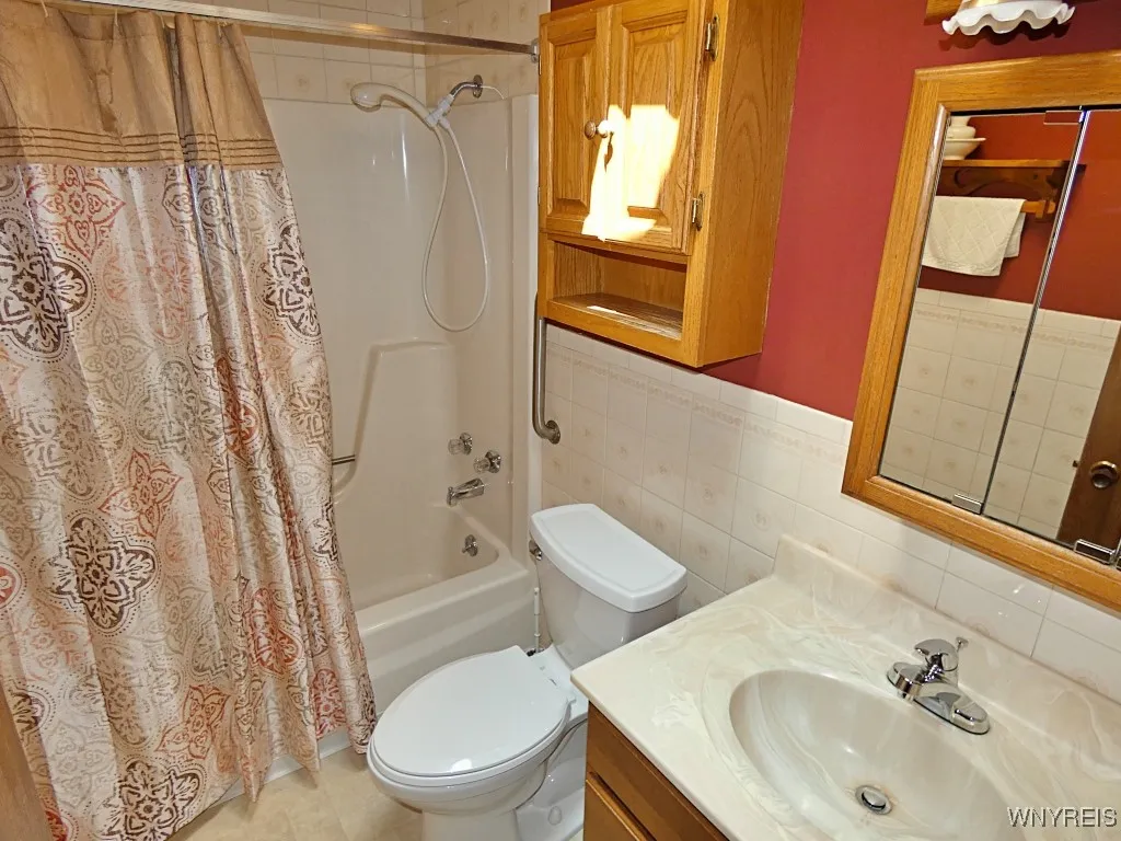 9321 Saint Johns Parkway, Niagara Falls, New York, Niagara Falls, New York 14304, 3 Bedrooms Bedrooms, 5 Rooms Rooms,1 BathroomBathrooms,Residential,Closed,9321 Saint Johns Parkway, Niagara Falls, New York ,0,B1628868