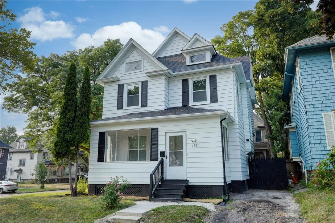 176 Selye Ter, Rochester, New York 14613, Rochester, New York 14613, 4 Bedrooms Bedrooms, 8 Rooms Rooms,1 BathroomBathrooms,Residential,For Sale,176 Selye Ter, Rochester, New York 14613,0,R1629065
