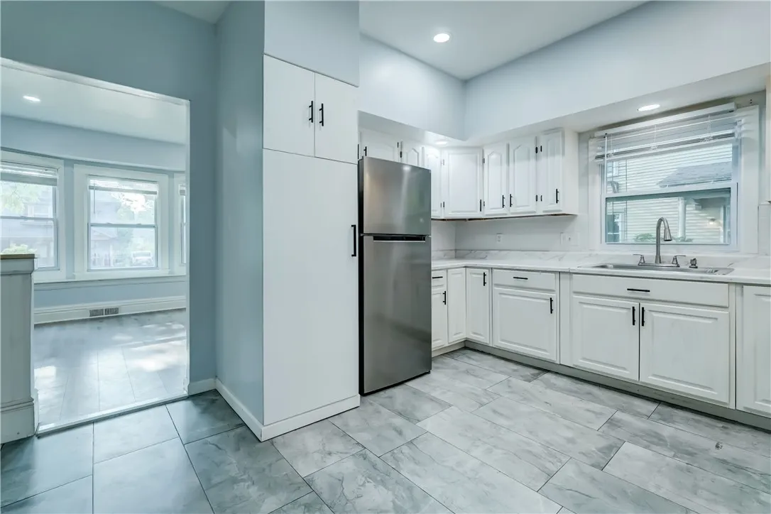 176 Selye Ter, Rochester, New York 14613, Rochester, New York 14613, 4 Bedrooms Bedrooms, 8 Rooms Rooms,1 BathroomBathrooms,Residential,For Sale,176 Selye Ter, Rochester, New York 14613,0,R1629065