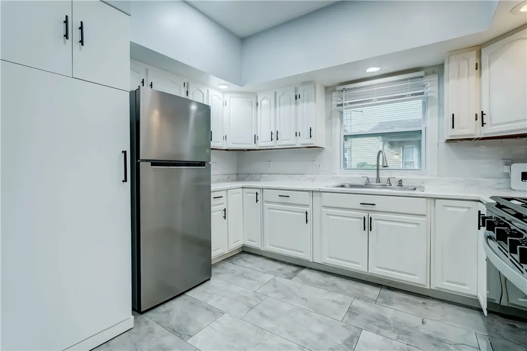 176 Selye Ter, Rochester, New York 14613, Rochester, New York 14613, 4 Bedrooms Bedrooms, 8 Rooms Rooms,1 BathroomBathrooms,Residential,For Sale,176 Selye Ter, Rochester, New York 14613,0,R1629065