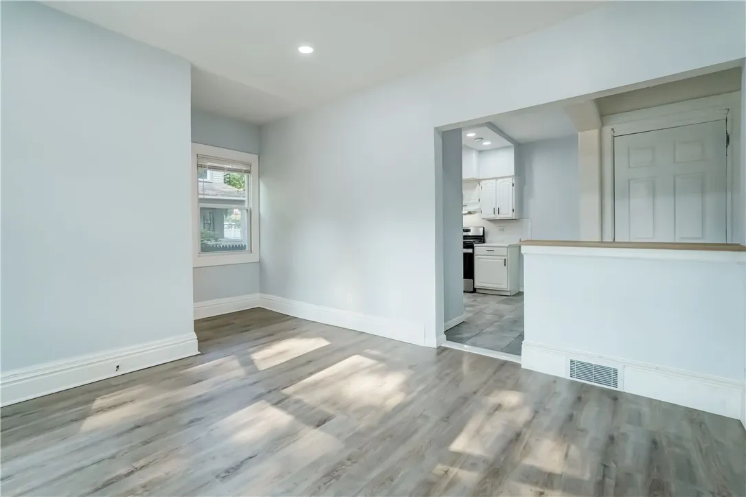 176 Selye Ter, Rochester, New York 14613, Rochester, New York 14613, 4 Bedrooms Bedrooms, 8 Rooms Rooms,1 BathroomBathrooms,Residential,For Sale,176 Selye Ter, Rochester, New York 14613,0,R1629065