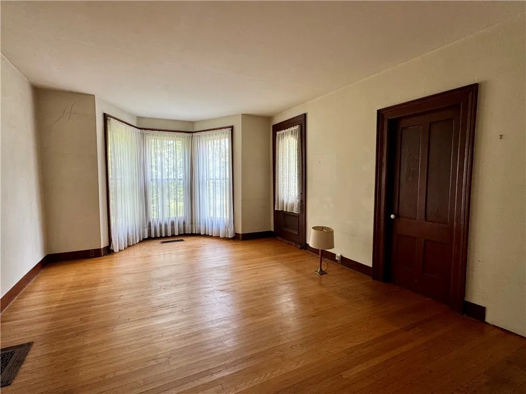 82 West Street, Oneonta, New York 13820, Oneonta, New York 13820, 4 Bedrooms Bedrooms, 10 Rooms Rooms,2 BathroomsBathrooms,Residential,For Sale,82 West Street, Oneonta, New York 13820,0,R1628387