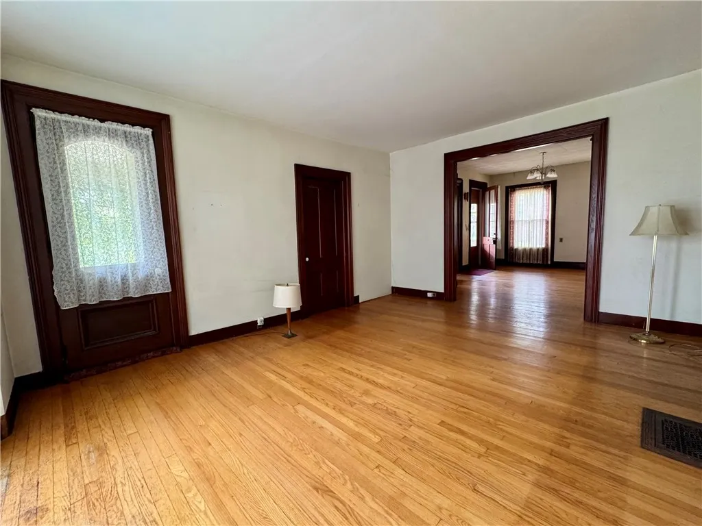 82 West Street, Oneonta, New York 13820, Oneonta, New York 13820, 4 Bedrooms Bedrooms, 10 Rooms Rooms,2 BathroomsBathrooms,Residential,For Sale,82 West Street, Oneonta, New York 13820,0,R1628387