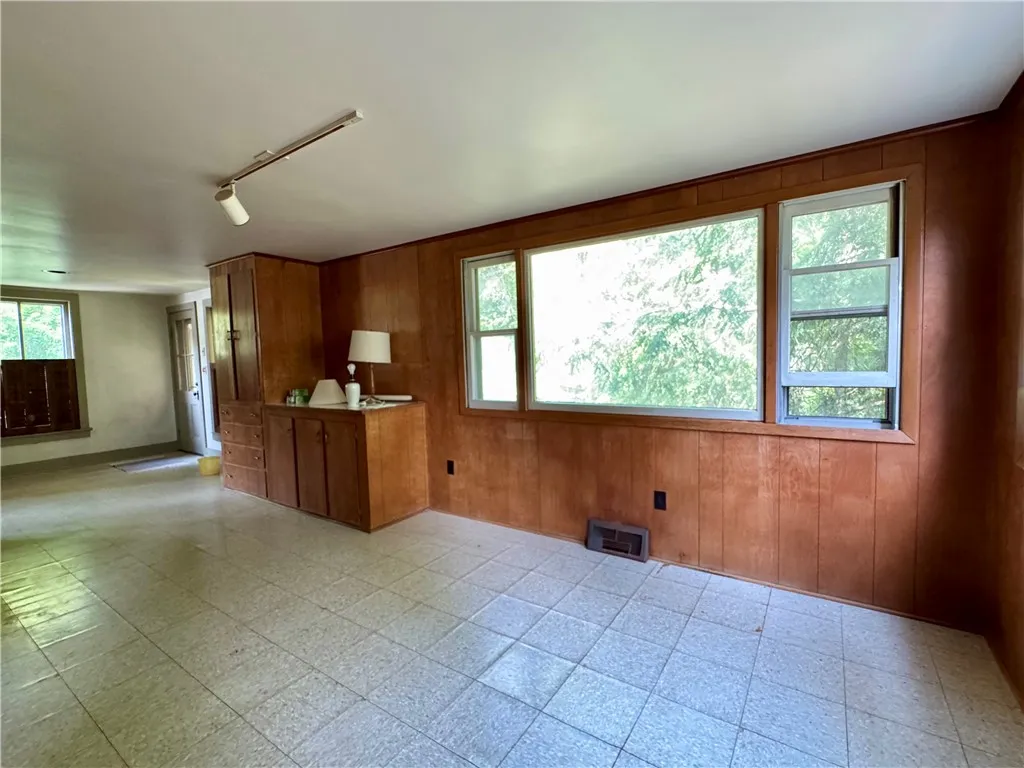 82 West Street, Oneonta, New York 13820, Oneonta, New York 13820, 4 Bedrooms Bedrooms, 10 Rooms Rooms,2 BathroomsBathrooms,Residential,For Sale,82 West Street, Oneonta, New York 13820,0,R1628387