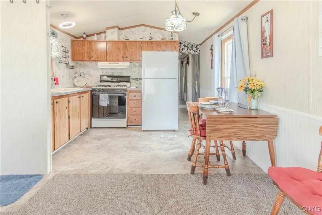39811 State Route 12, Clayton, New York 13624, Clayton, New York 13624, 2 Bedrooms Bedrooms, 4 Rooms Rooms,1 BathroomBathrooms,Residential,Closed,39811 State Route 12, Clayton, New York 13624,S1627909