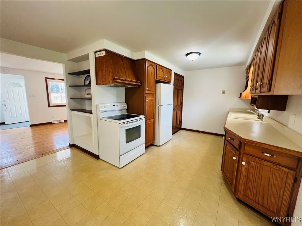 61 Centerview Drive, West Seneca, New York 14224, West Seneca, New York 14224, 3 Bedrooms Bedrooms, 6 Rooms Rooms,1 BathroomBathrooms,Residential,For Sale,61 Centerview Drive, West Seneca, New York 14224,B1629014