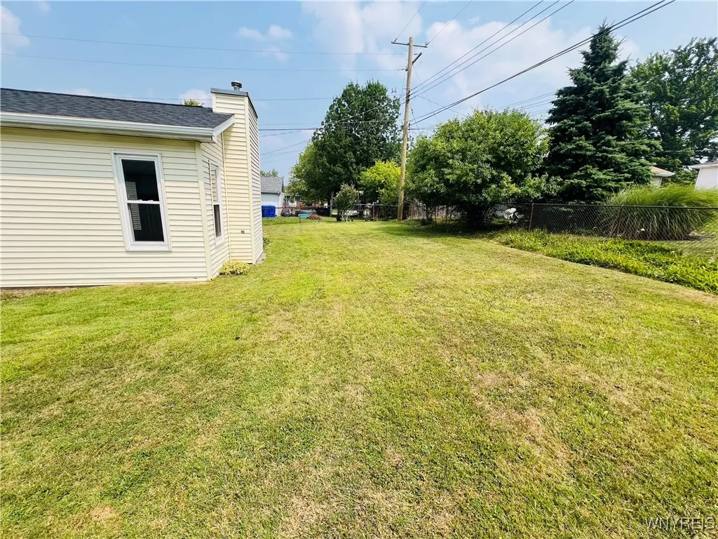61 Centerview Drive, West Seneca, New York 14224, West Seneca, New York 14224, 3 Bedrooms Bedrooms, 6 Rooms Rooms,1 BathroomBathrooms,Residential,For Sale,61 Centerview Drive, West Seneca, New York 14224,B1629014