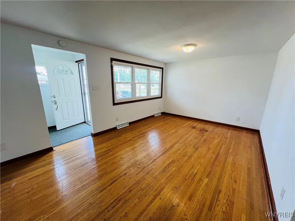 61 Centerview Drive, West Seneca, New York 14224, West Seneca, New York 14224, 3 Bedrooms Bedrooms, 6 Rooms Rooms,1 BathroomBathrooms,Residential,For Sale,61 Centerview Drive, West Seneca, New York 14224,B1629014