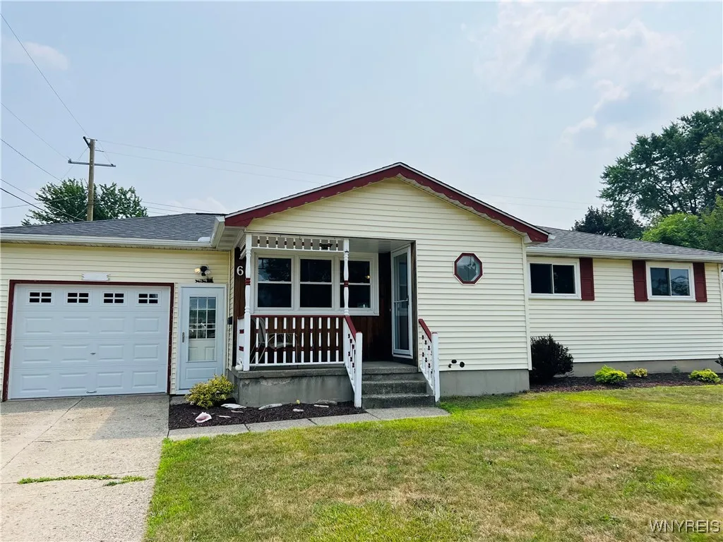 61 Centerview Drive, West Seneca, New York 14224, West Seneca, New York 14224, 3 Bedrooms Bedrooms, 6 Rooms Rooms,1 BathroomBathrooms,Residential,For Sale,61 Centerview Drive, West Seneca, New York 14224,B1629014