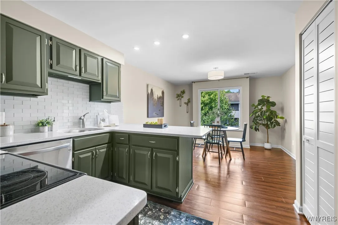 7 Southcreek Court D, Amherst, New York 14051, Amherst, New York 14051, 2 Bedrooms Bedrooms, 6 Rooms Rooms,2 BathroomsBathrooms,Residential,Closed,7 Southcreek Court D, Amherst, New York 14051,0,B1628781