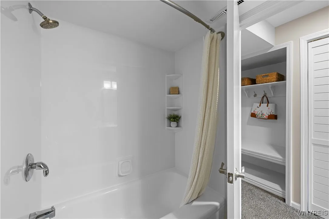 7 Southcreek Court D, Amherst, New York 14051, Amherst, New York 14051, 2 Bedrooms Bedrooms, 6 Rooms Rooms,2 BathroomsBathrooms,Residential,Closed,7 Southcreek Court D, Amherst, New York 14051,0,B1628781