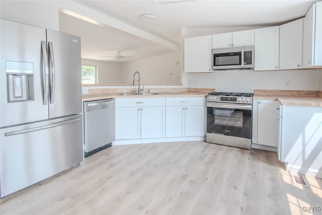 15375 County Route 11, Clayton, New York 13656, Clayton, New York 13656, 3 Bedrooms Bedrooms, 8 Rooms Rooms,2 BathroomsBathrooms,Residential,Closed,15375 County Route 11, Clayton, New York 13656,0,S1629083