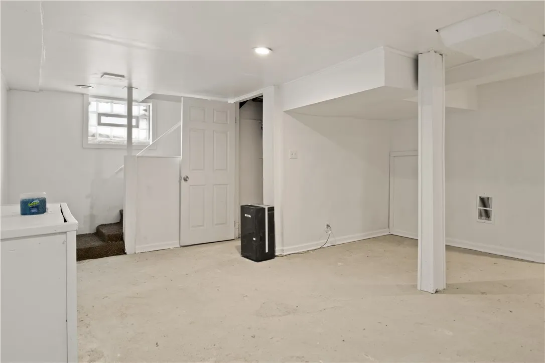 59 Devonshire Court, Rochester, New York 14619, Rochester, New York 14619, 3 Bedrooms Bedrooms, 4 Rooms Rooms,1 BathroomBathrooms,Residential,Closed,59 Devonshire Court, Rochester, New York 14619,0,R1628934