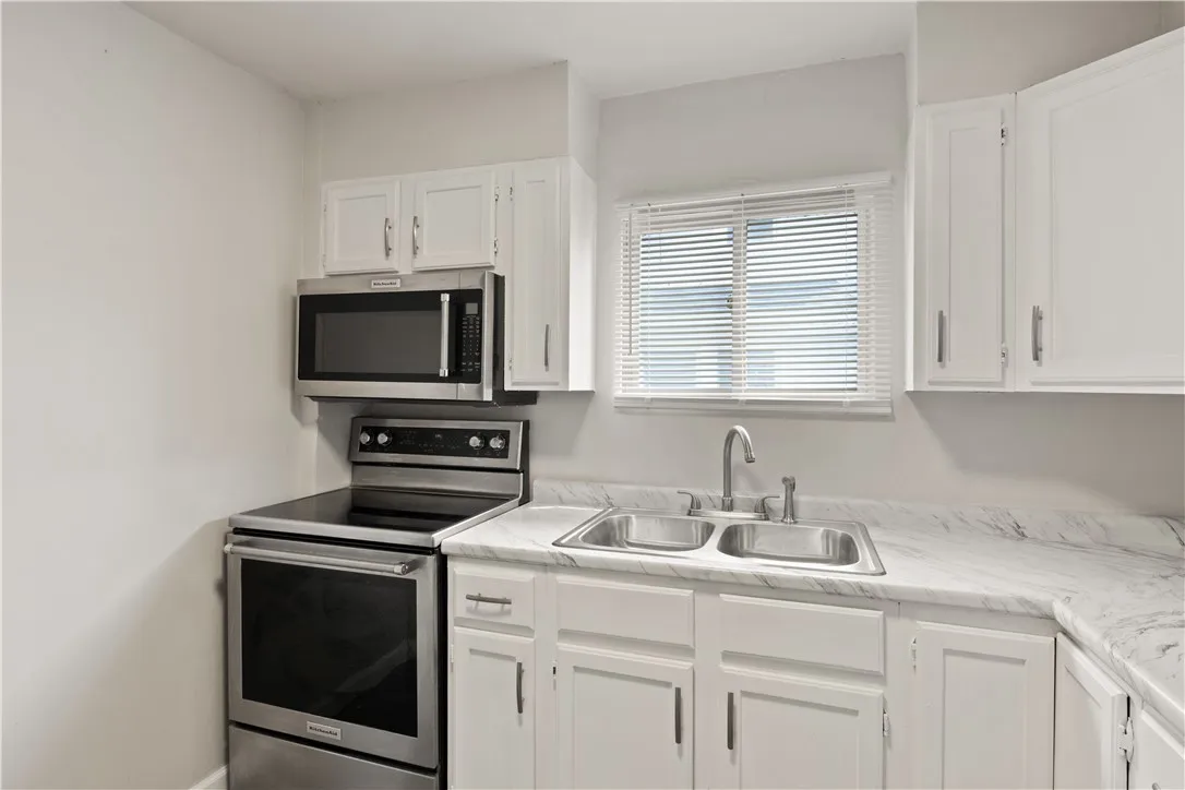 59 Devonshire Court, Rochester, New York 14619, Rochester, New York 14619, 3 Bedrooms Bedrooms, 4 Rooms Rooms,1 BathroomBathrooms,Residential,Closed,59 Devonshire Court, Rochester, New York 14619,0,R1628934