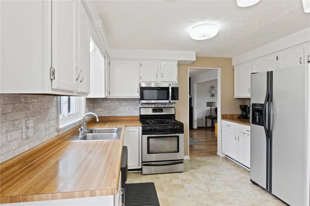 67 Covered Bridge Circle, Greece, New York 14612, Greece, New York 14612, 4 Bedrooms Bedrooms, 8 Rooms Rooms,2 BathroomsBathrooms,Residential,Closed,67 Covered Bridge Circle, Greece, New York 14612,0,R1628883