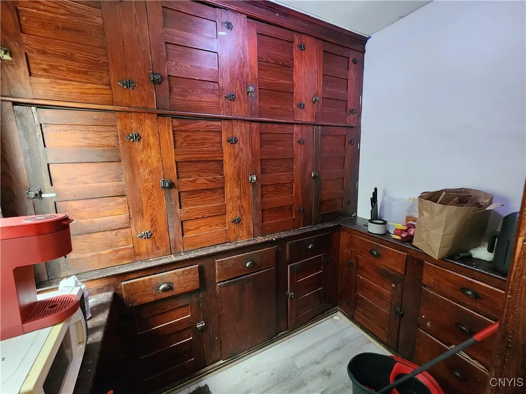 2725 Grant Boulevard 27, Syracuse, New York 13208, Syracuse, New York 13208, 6 Bedrooms Bedrooms, ,2 BathroomsBathrooms,Residential,Closed,2725 Grant Boulevard 27, Syracuse, New York 13208,0,S1629148
