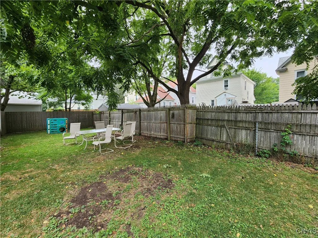 2725 Grant Boulevard 27, Syracuse, New York 13208, Syracuse, New York 13208, 6 Bedrooms Bedrooms, ,2 BathroomsBathrooms,Residential,Closed,2725 Grant Boulevard 27, Syracuse, New York 13208,0,S1629148