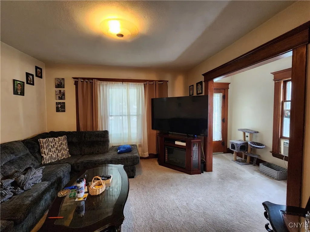 2725 Grant Boulevard 27, Syracuse, New York 13208, Syracuse, New York 13208, 6 Bedrooms Bedrooms, ,2 BathroomsBathrooms,Residential,Closed,2725 Grant Boulevard 27, Syracuse, New York 13208,0,S1629148