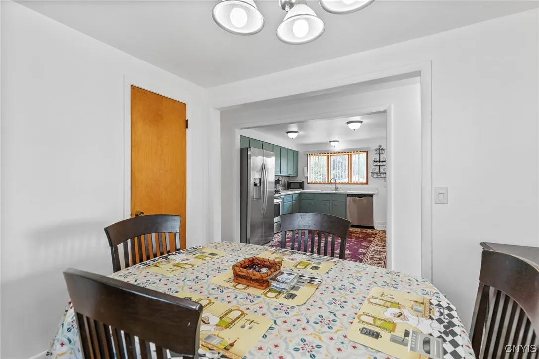 6388 Carson Drive, Dewitt, New York 13057, De Witt, New York 13057, 3 Bedrooms Bedrooms, 3 Rooms Rooms,1 BathroomBathrooms,Residential,Closed,6388 Carson Drive, Dewitt, New York 13057,0,S1628760
