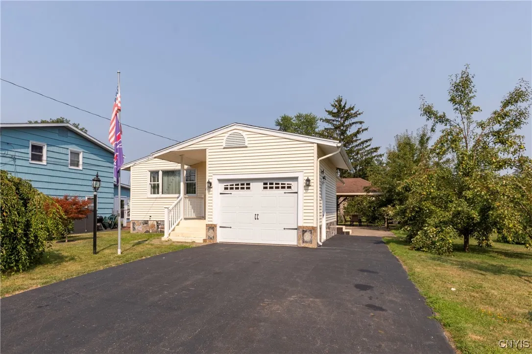 6388 Carson Drive, Dewitt, New York 13057, De Witt, New York 13057, 3 Bedrooms Bedrooms, 3 Rooms Rooms,1 BathroomBathrooms,Residential,Closed,6388 Carson Drive, Dewitt, New York 13057,0,S1628760