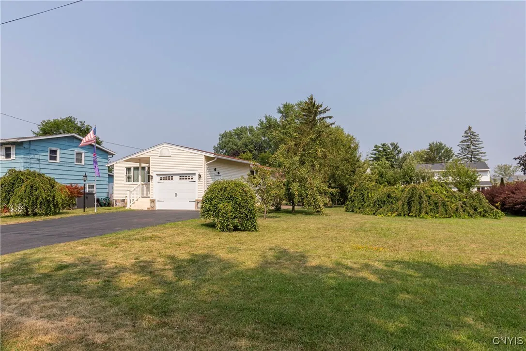 6388 Carson Drive, Dewitt, New York 13057, De Witt, New York 13057, 3 Bedrooms Bedrooms, 3 Rooms Rooms,1 BathroomBathrooms,Residential,Closed,6388 Carson Drive, Dewitt, New York 13057,0,S1628760