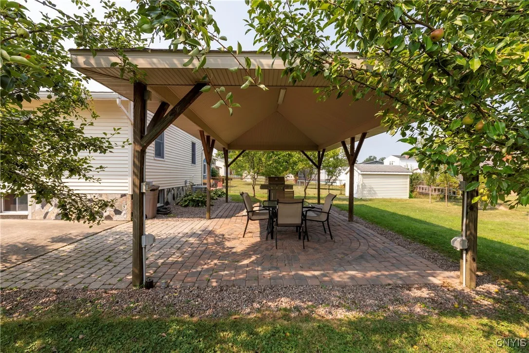 6388 Carson Drive, Dewitt, New York 13057, De Witt, New York 13057, 3 Bedrooms Bedrooms, 3 Rooms Rooms,1 BathroomBathrooms,Residential,Closed,6388 Carson Drive, Dewitt, New York 13057,0,S1628760