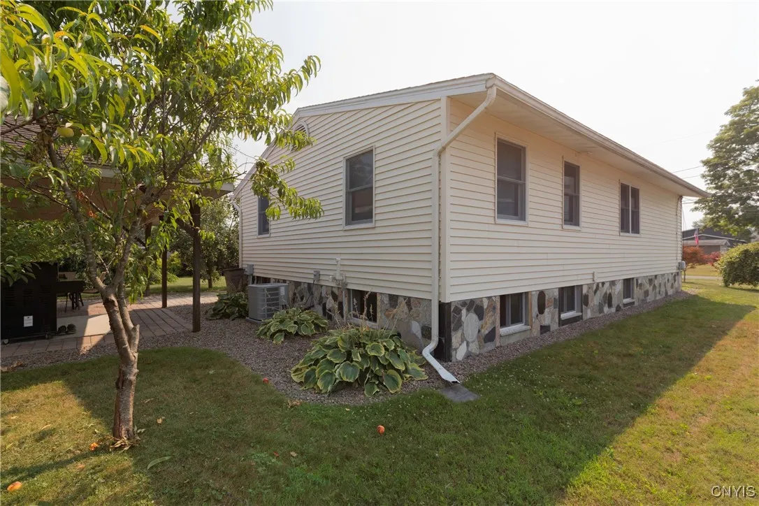 6388 Carson Drive, Dewitt, New York 13057, De Witt, New York 13057, 3 Bedrooms Bedrooms, 3 Rooms Rooms,1 BathroomBathrooms,Residential,Closed,6388 Carson Drive, Dewitt, New York 13057,0,S1628760