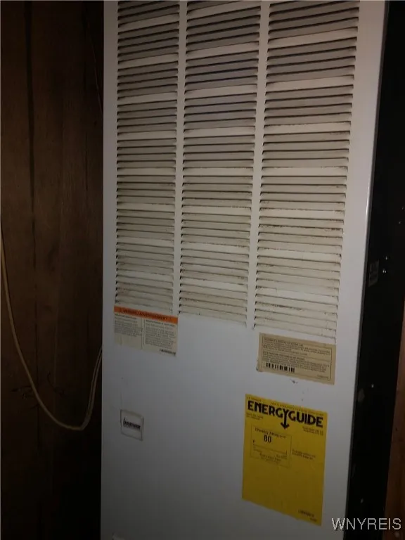 8 YR GAS FURNACE