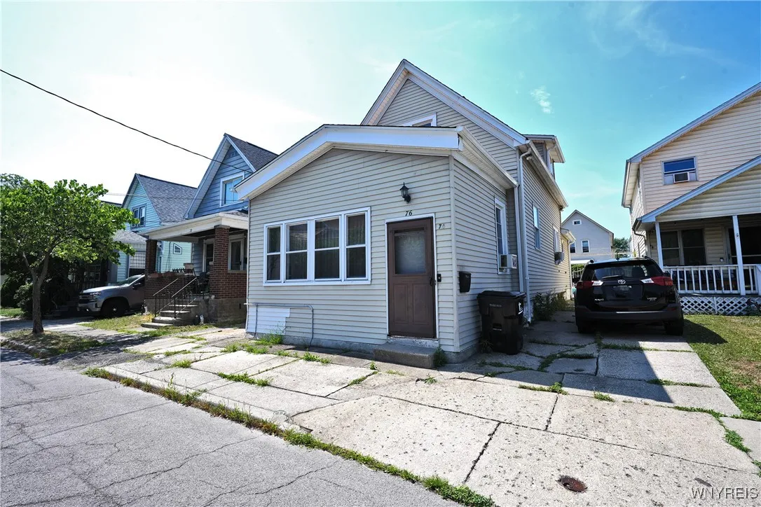 76 Huetter Avenue, Tonawanda, New York 14207, Tonawanda, New York 14207, 4 Bedrooms Bedrooms, 7 Rooms Rooms,1 BathroomBathrooms,Residential,For Sale,76 Huetter Avenue, Tonawanda, New York 14207,0,B1625637