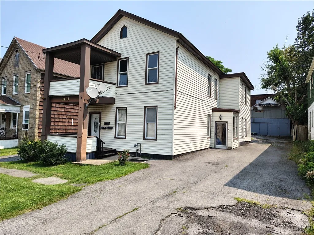 1131 Saint Vincent Street, Utica, New York 13501, Utica, New York 13501, 7 Bedrooms Bedrooms, ,3 BathroomsBathrooms,Residential,Closed,1131 Saint Vincent Street, Utica, New York 13501,0,S1628611