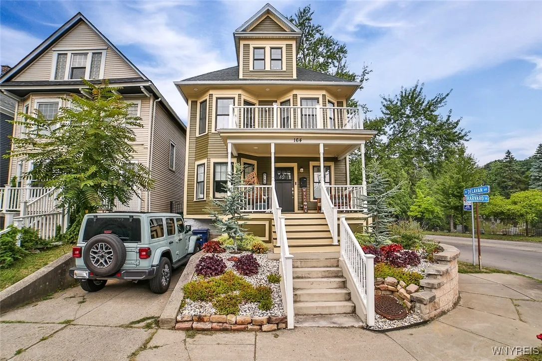 164 Harvard Place, Buffalo, New York 14209, Buffalo, New York 14209, 3 Bedrooms Bedrooms, 10 Rooms Rooms,2 BathroomsBathrooms,Residential,For Sale,164 Harvard Place, Buffalo, New York 14209,B1628857