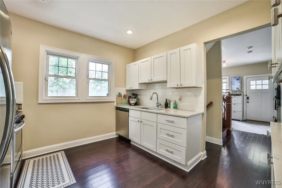 164 Harvard Place, Buffalo, New York 14209, Buffalo, New York 14209, 3 Bedrooms Bedrooms, 10 Rooms Rooms,2 BathroomsBathrooms,Residential,For Sale,164 Harvard Place, Buffalo, New York 14209,B1628857