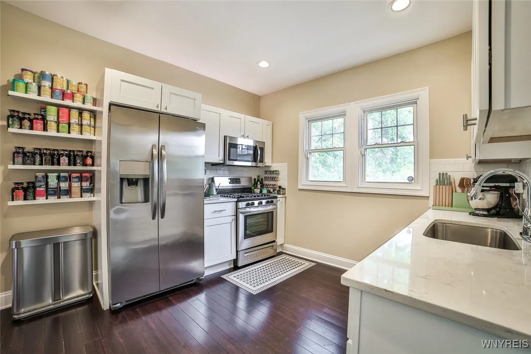 164 Harvard Place, Buffalo, New York 14209, Buffalo, New York 14209, 3 Bedrooms Bedrooms, 10 Rooms Rooms,2 BathroomsBathrooms,Residential,For Sale,164 Harvard Place, Buffalo, New York 14209,B1628857