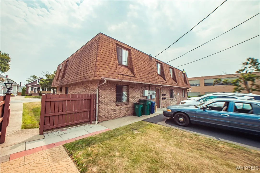 1083 Abbott Road, Buffalo, New York 14220, Buffalo, New York 14220, 7 Bedrooms Bedrooms, ,4 BathroomsBathrooms,Residential,For Sale,1083 Abbott Road, Buffalo, New York 14220,B1628846