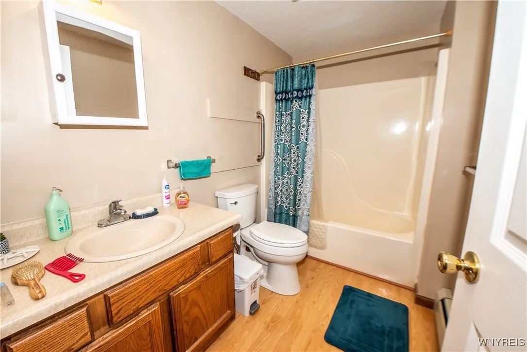 1083 Abbott Road, Buffalo, New York 14220, Buffalo, New York 14220, 7 Bedrooms Bedrooms, ,4 BathroomsBathrooms,Residential,For Sale,1083 Abbott Road, Buffalo, New York 14220,B1628846