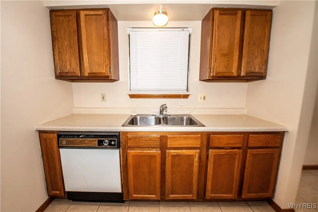 1083 Abbott Road, Buffalo, New York 14220, Buffalo, New York 14220, 7 Bedrooms Bedrooms, ,4 BathroomsBathrooms,Residential,For Sale,1083 Abbott Road, Buffalo, New York 14220,B1628846