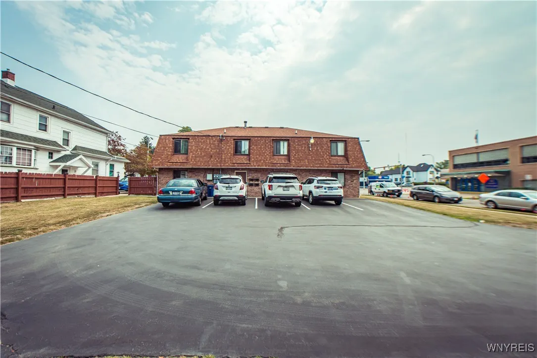 1083 Abbott Road, Buffalo, New York 14220, Buffalo, New York 14220, 7 Bedrooms Bedrooms, ,4 BathroomsBathrooms,Residential,For Sale,1083 Abbott Road, Buffalo, New York 14220,B1628846