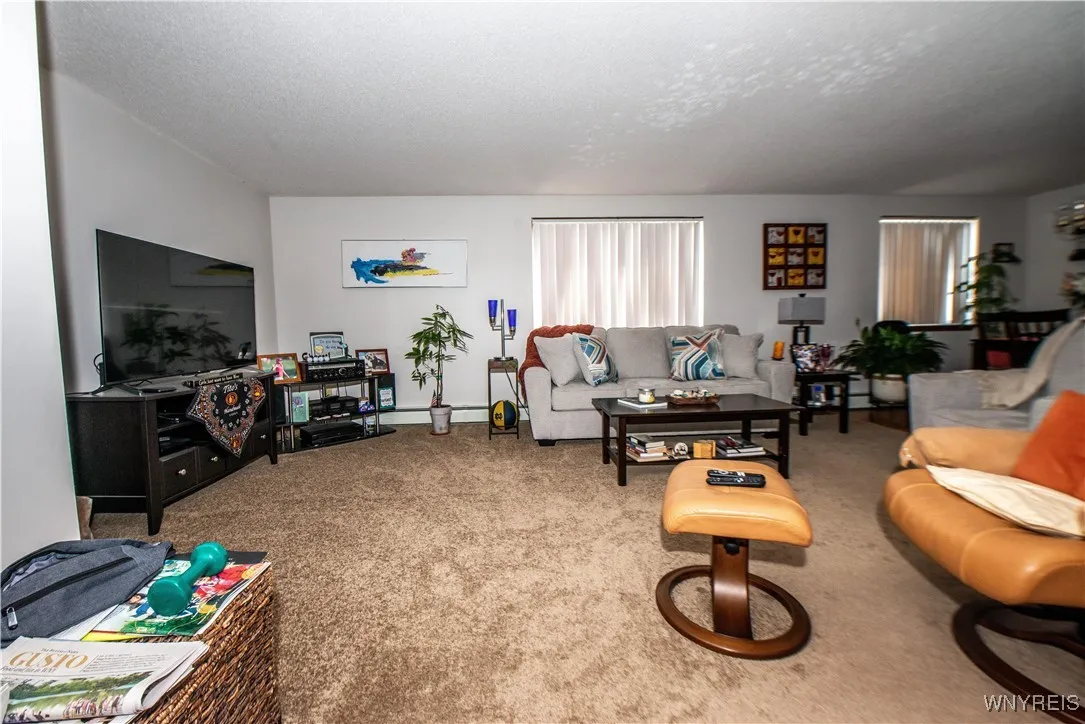 1083 Abbott Road, Buffalo, New York 14220, Buffalo, New York 14220, 7 Bedrooms Bedrooms, ,4 BathroomsBathrooms,Residential,For Sale,1083 Abbott Road, Buffalo, New York 14220,B1628846