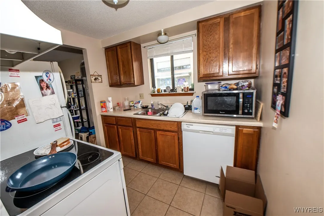 1083 Abbott Road, Buffalo, New York 14220, Buffalo, New York 14220, 7 Bedrooms Bedrooms, ,4 BathroomsBathrooms,Residential,For Sale,1083 Abbott Road, Buffalo, New York 14220,B1628846