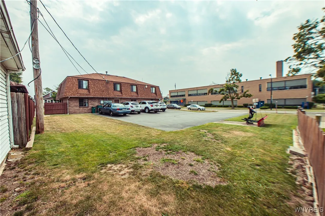 1083 Abbott Road, Buffalo, New York 14220, Buffalo, New York 14220, 7 Bedrooms Bedrooms, ,4 BathroomsBathrooms,Residential,For Sale,1083 Abbott Road, Buffalo, New York 14220,B1628846