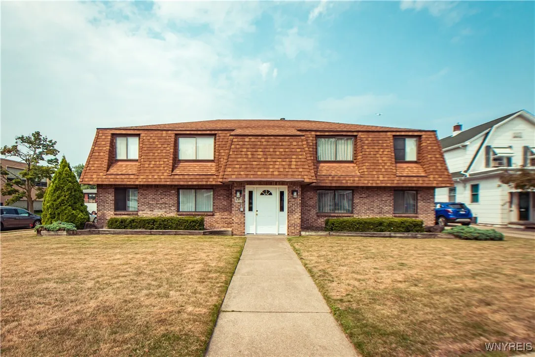 1083 Abbott Road, Buffalo, New York 14220, Buffalo, New York 14220, 7 Bedrooms Bedrooms, ,4 BathroomsBathrooms,Residential,For Sale,1083 Abbott Road, Buffalo, New York 14220,B1628846
